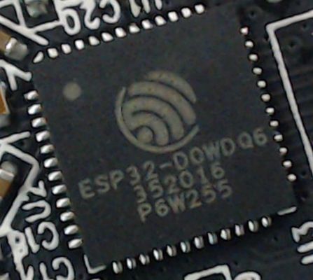 0 ESP32 chip.jpg